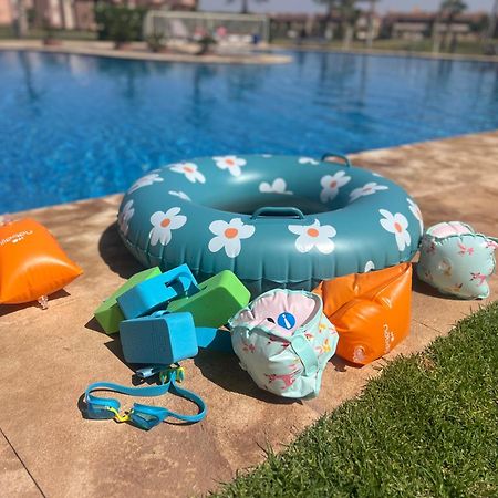 Mini-Villa Situee Dans Une Residence Prestigia A Marrakech, Avec Une Vue Sur La Piscine Et Le Golf Une Securite 24H Sur 24 Et Une Proximite Ideale De L Aeroport 5 Minutes C Est Une Offre Parfaite Pour Des Vacances Marrakesh Exteriör bild