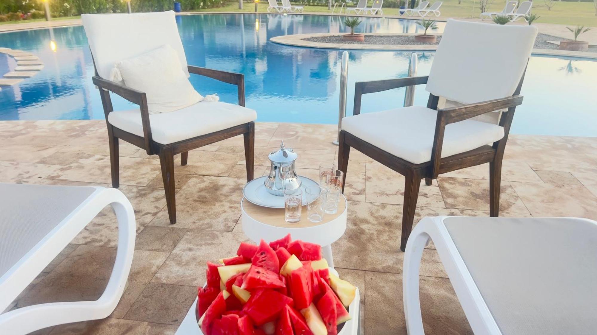 Mini-Villa Situee Dans Une Residence Prestigia A Marrakech, Avec Une Vue Sur La Piscine Et Le Golf Une Securite 24H Sur 24 Et Une Proximite Ideale De L Aeroport 5 Minutes C Est Une Offre Parfaite Pour Des Vacances Marrakesh Exteriör bild