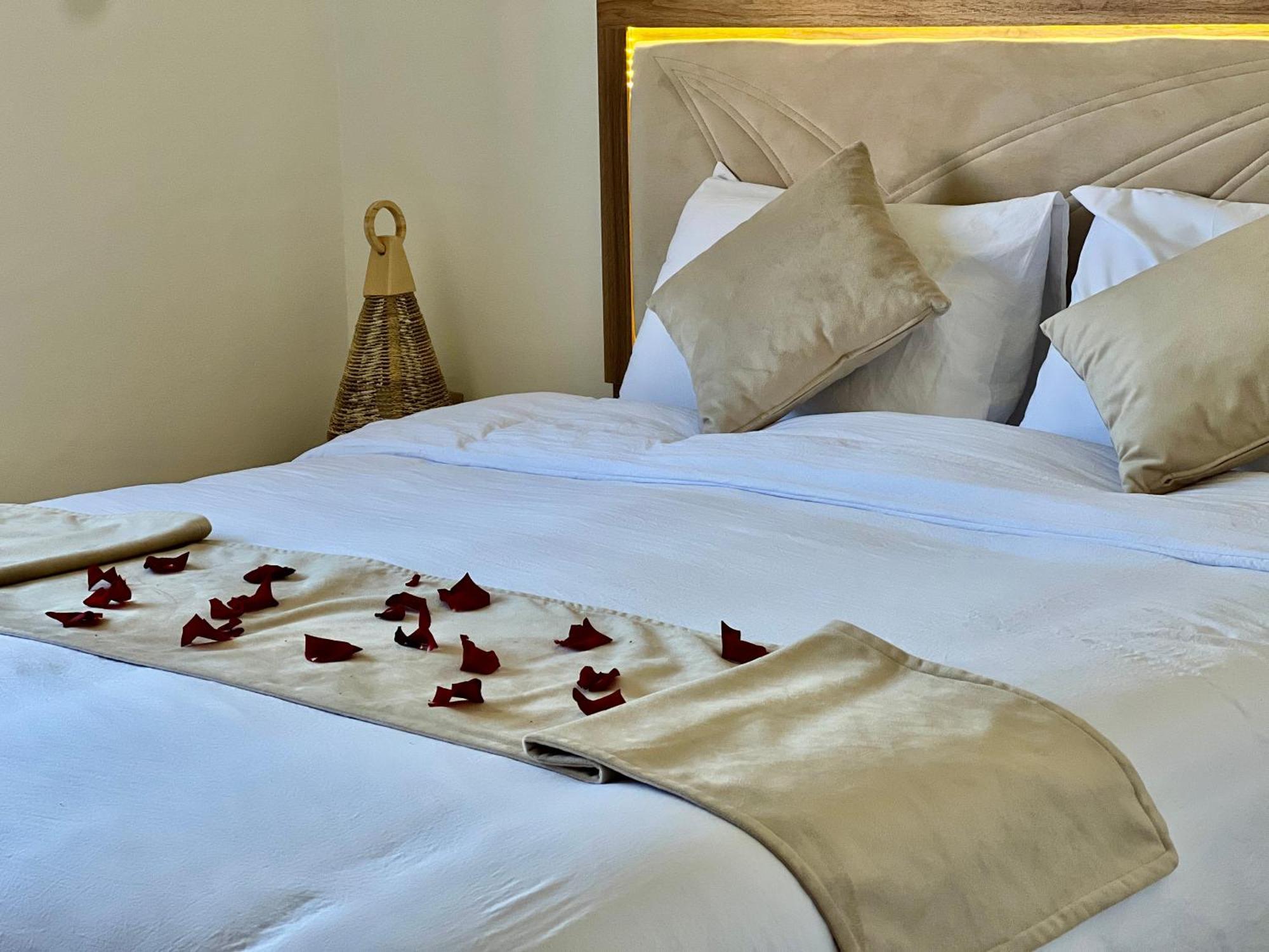 Mini-Villa Situee Dans Une Residence Prestigia A Marrakech, Avec Une Vue Sur La Piscine Et Le Golf Une Securite 24H Sur 24 Et Une Proximite Ideale De L Aeroport 5 Minutes C Est Une Offre Parfaite Pour Des Vacances Marrakesh Exteriör bild