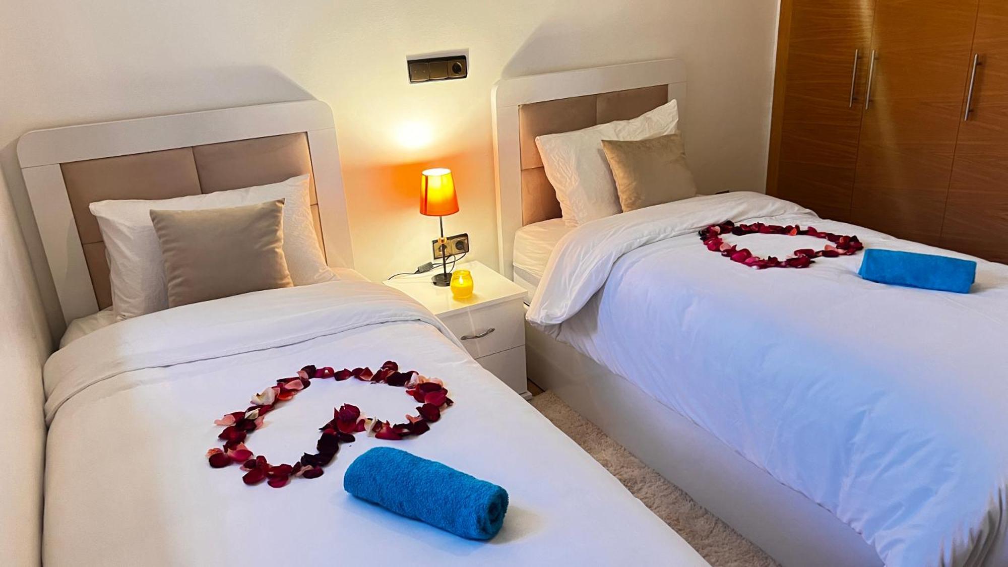 Mini-Villa Situee Dans Une Residence Prestigia A Marrakech, Avec Une Vue Sur La Piscine Et Le Golf Une Securite 24H Sur 24 Et Une Proximite Ideale De L Aeroport 5 Minutes C Est Une Offre Parfaite Pour Des Vacances Marrakesh Exteriör bild