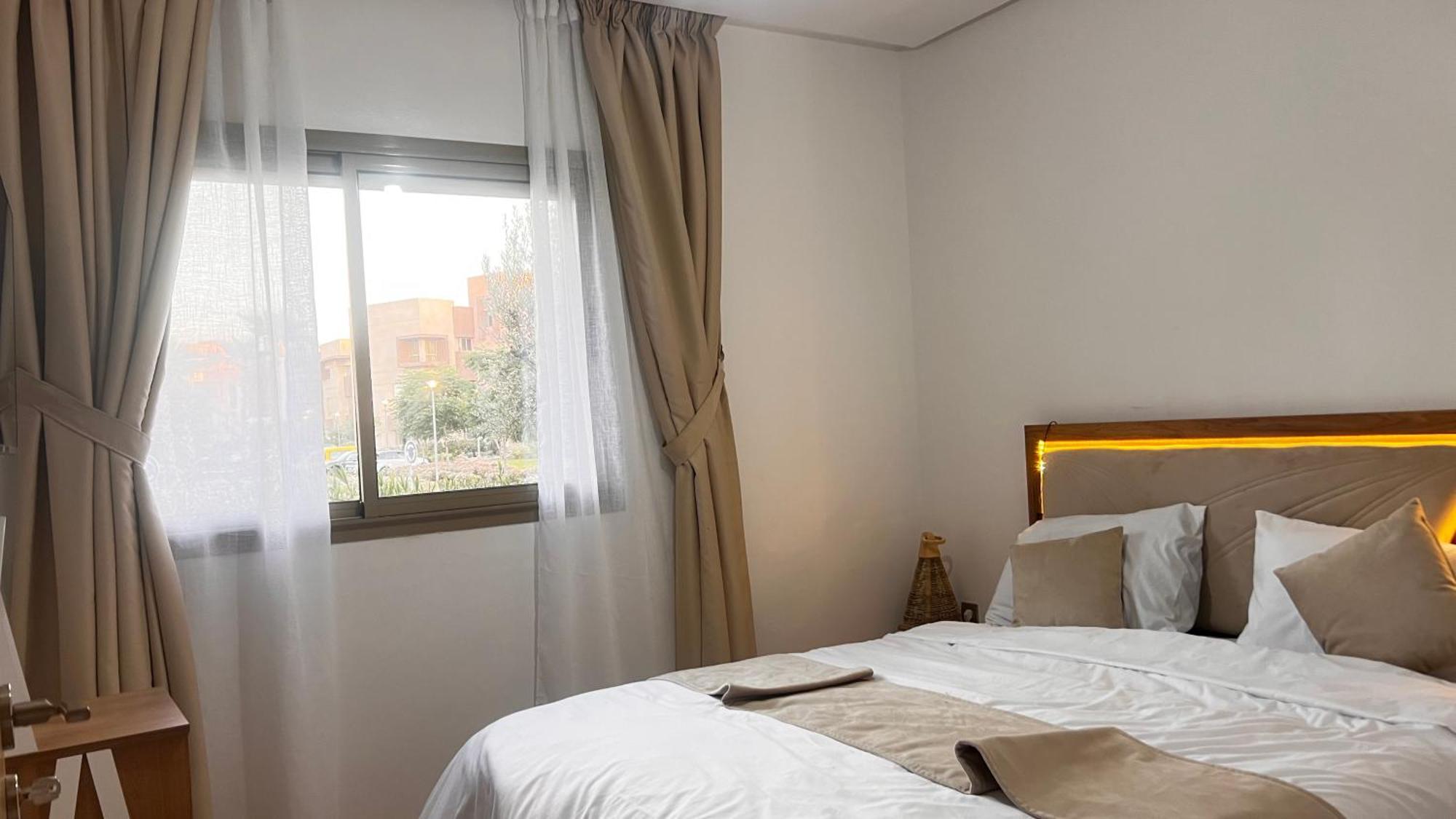 Mini-Villa Situee Dans Une Residence Prestigia A Marrakech, Avec Une Vue Sur La Piscine Et Le Golf Une Securite 24H Sur 24 Et Une Proximite Ideale De L Aeroport 5 Minutes C Est Une Offre Parfaite Pour Des Vacances Marrakesh Exteriör bild